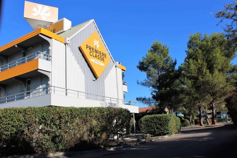 Hotel Premiere Classe Orange 768x512