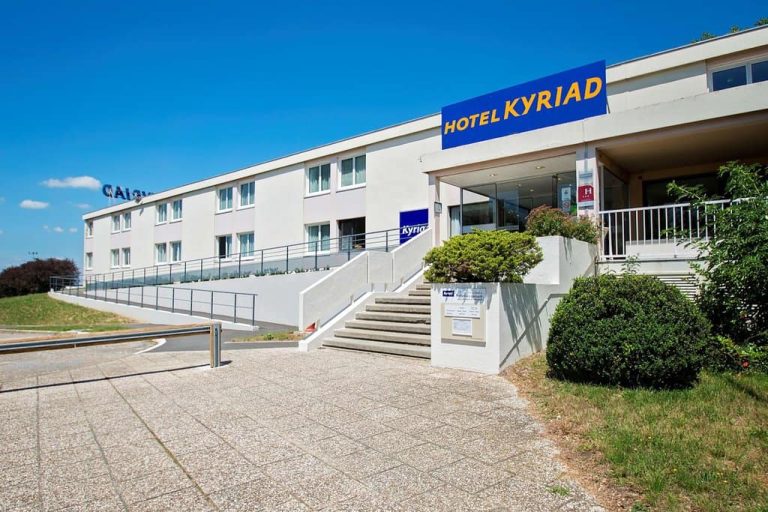Hotel Kyriad AUTOGRILL Darvault A6 768x512