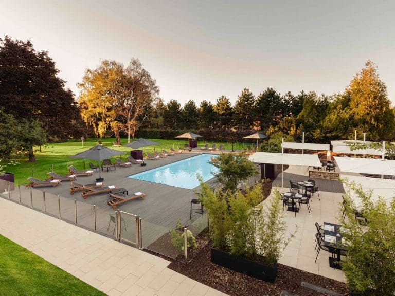 0407 ho 00 p 2048x15361 768x576