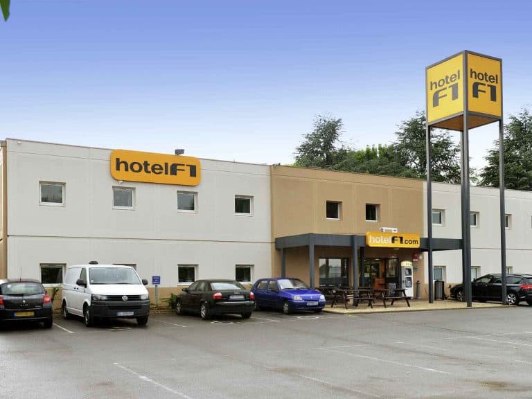 2442 ho 00 p 2048x15361 768x576