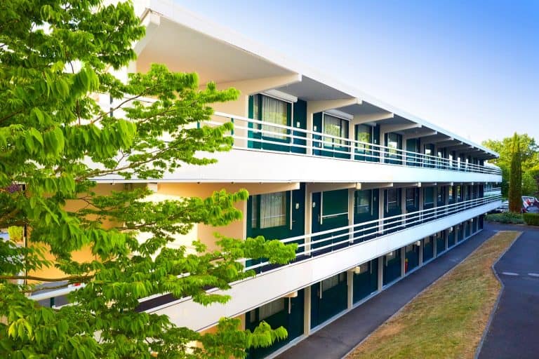 Campanile site du Futuroscope 768x512