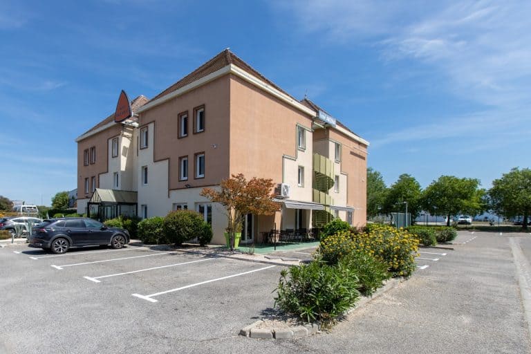 Hotel Face West Le Pontet 768x512