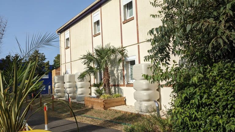 Hotel Mac Bed 768x432