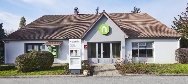 Hotel Restaurant Campanile Chanas 768x346