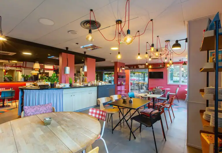 hotel orleans nord saran 4836 breakfast room 45678 768x530