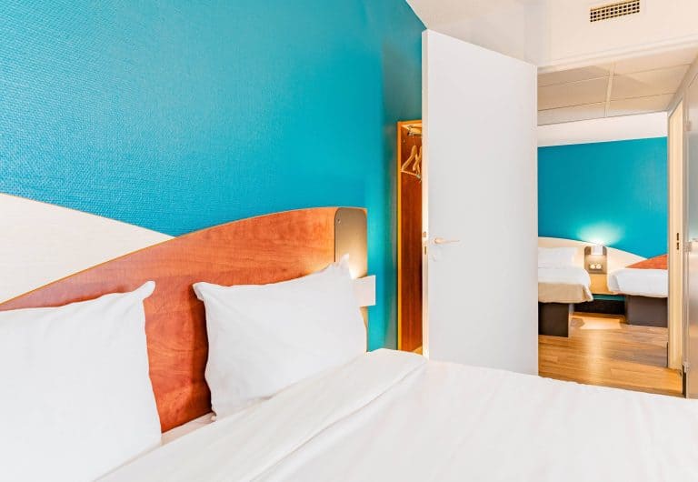 hotel poitiers 3 futuroscope 4376 family room 34533 0 768x530