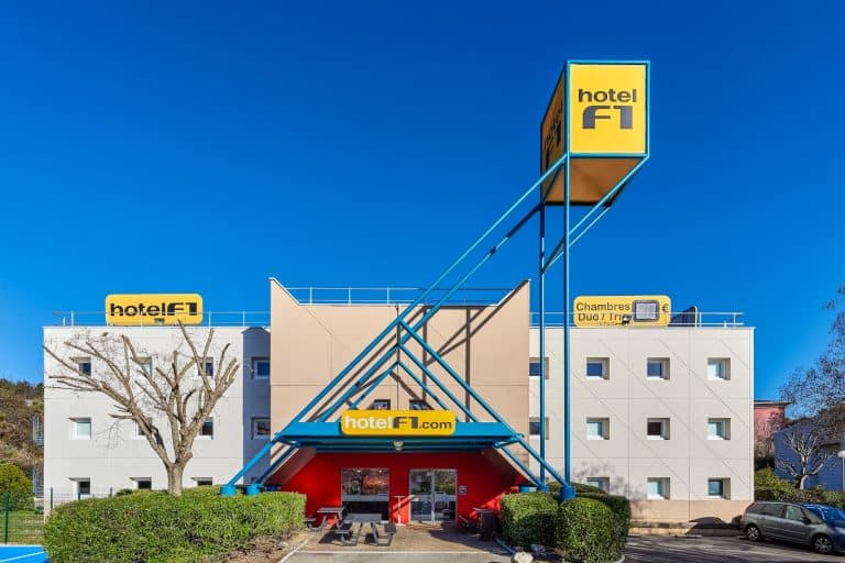 hotelF1 Nice Villeneuve Loubet 768x512