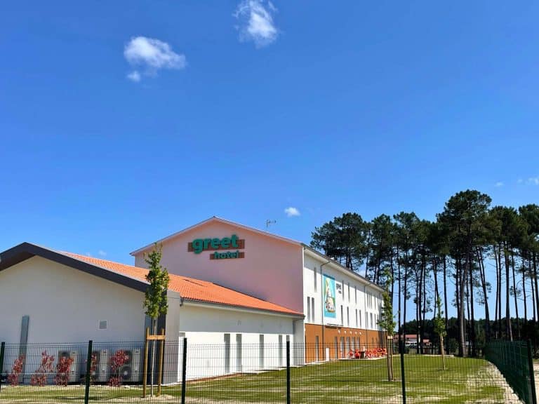 b744 ho 00 p 2048x1536 768x576