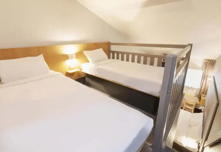 hotel bayonne 4120 family room 2 25784 0 768x530